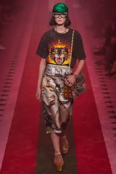 Look 25
